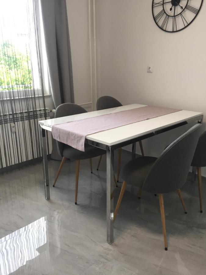 Apartman Sonas 2 With Free Private Parking Karlovac Ngoại thất bức ảnh