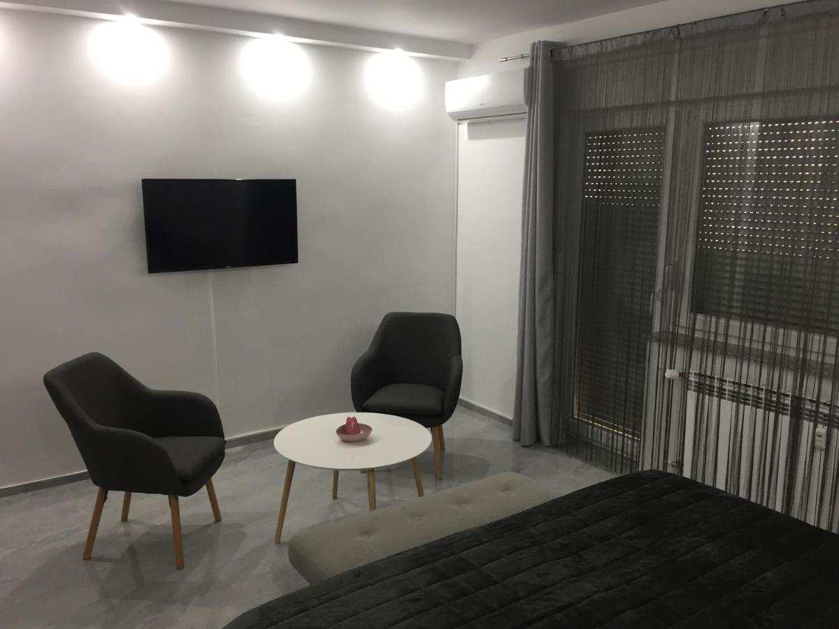 Apartman Sonas 2 With Free Private Parking Karlovac Ngoại thất bức ảnh